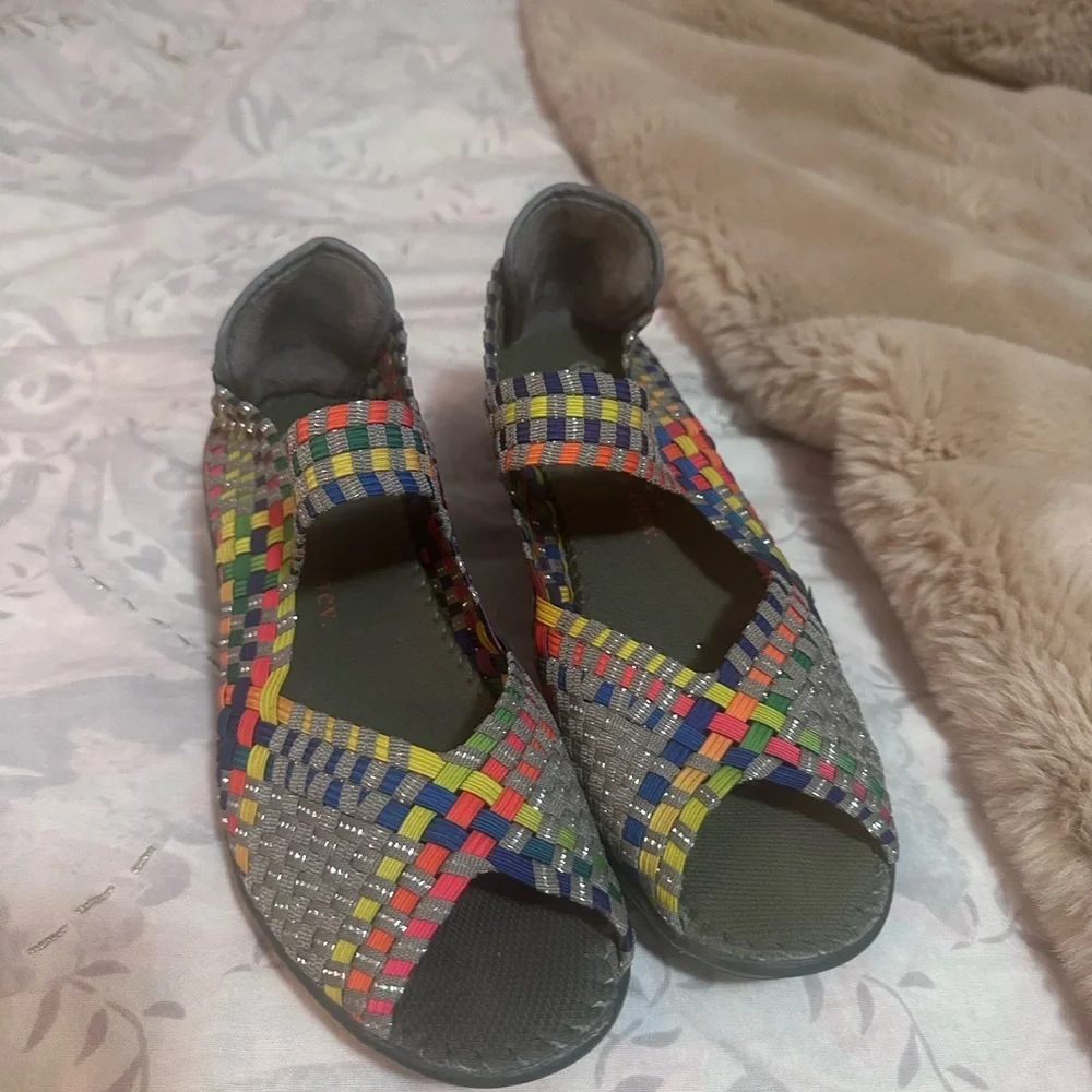 bernie mev. colorful wedge sandals with woven design and medium height 39